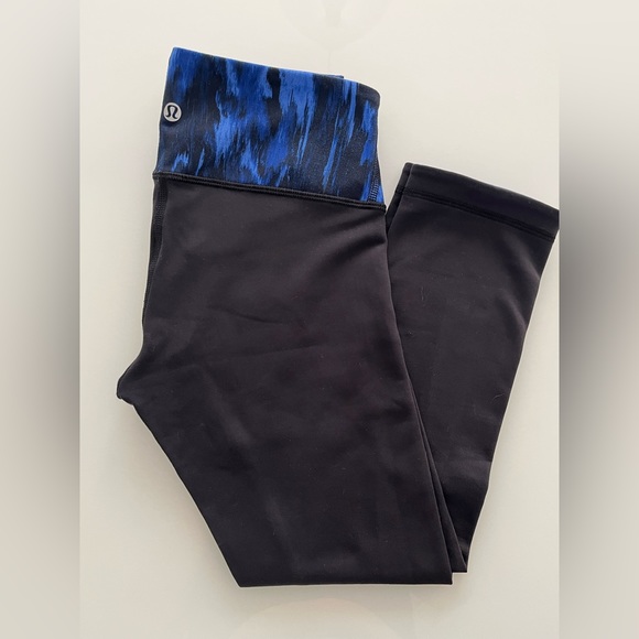 Lululemon REVERSIBLE Wunder Under Leggings | Size 4 - Picture 2 of 7